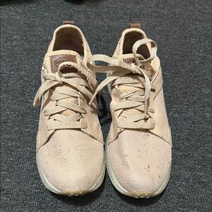Dr. Scholl's Tan Lace-Up Sneakers